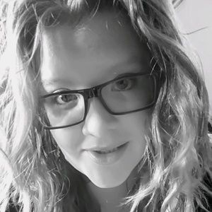 Meet your Posher, Carrie